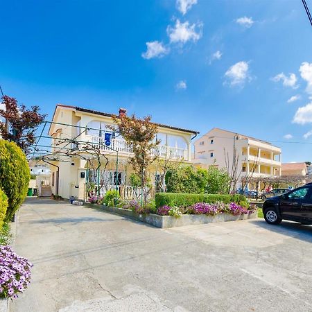 Apartments Mijatovic ロパール エクステリア 写真