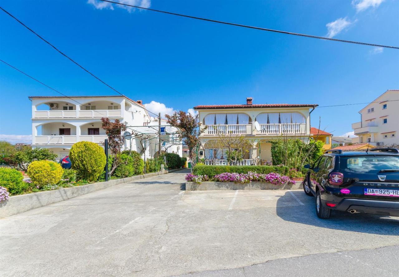 Apartments Mijatovic ロパール エクステリア 写真