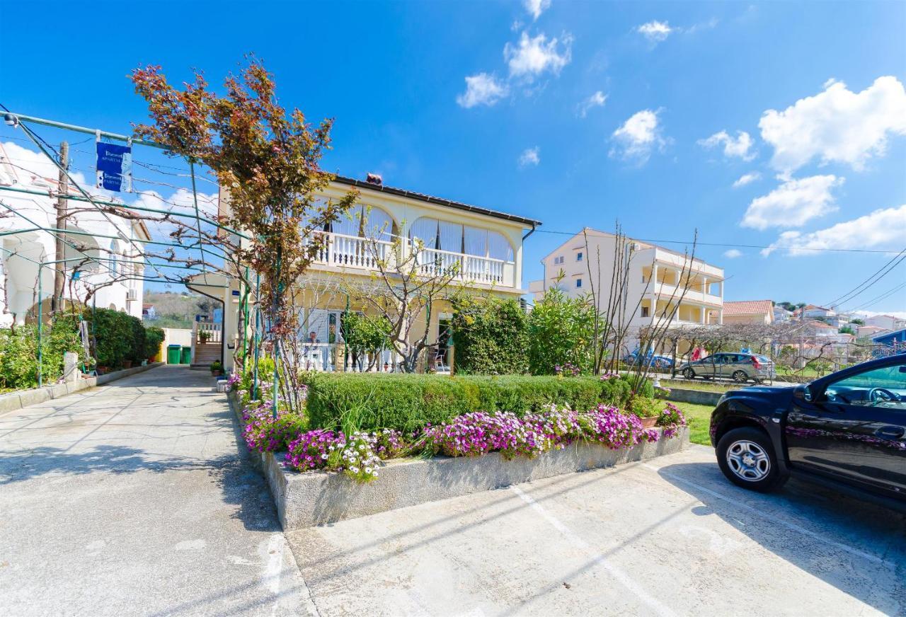 Apartments Mijatovic ロパール エクステリア 写真