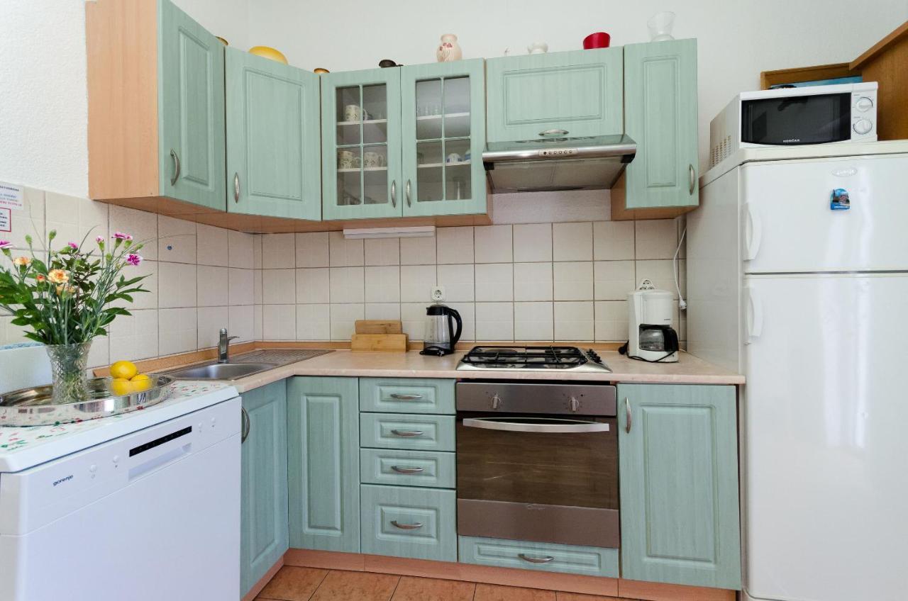 Apartments Mijatovic ロパール エクステリア 写真