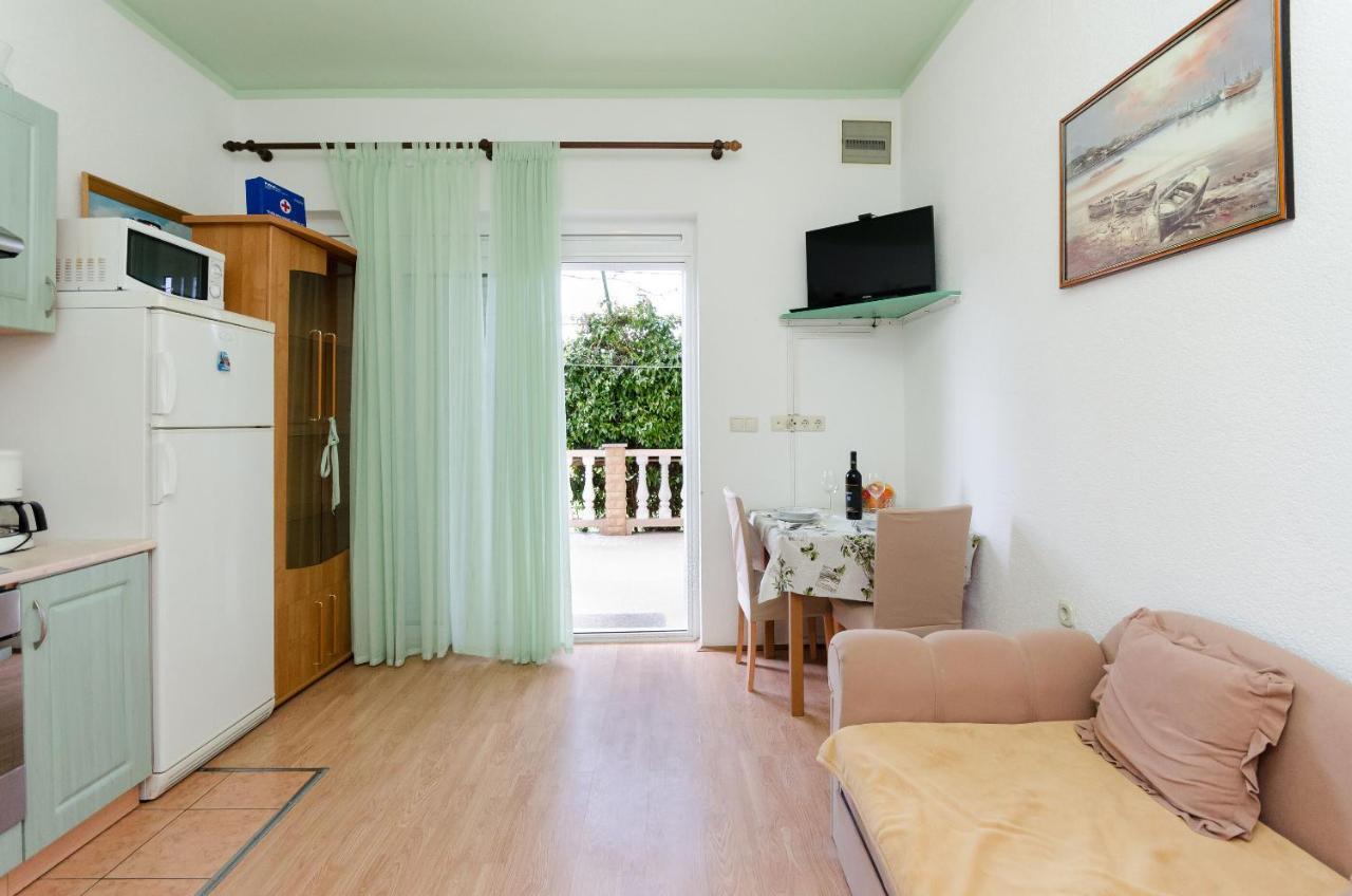 Apartments Mijatovic ロパール エクステリア 写真