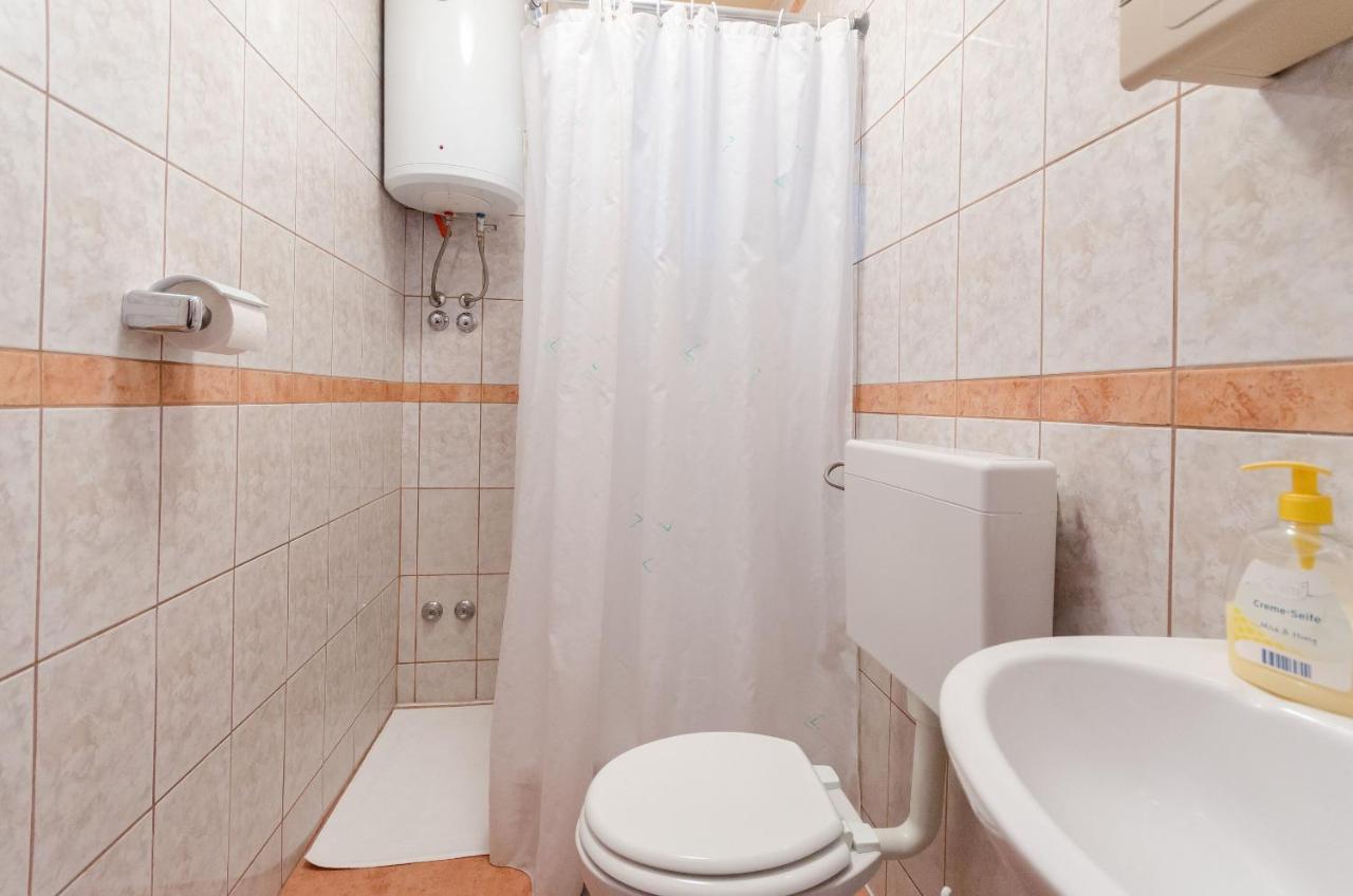 Apartments Mijatovic ロパール エクステリア 写真