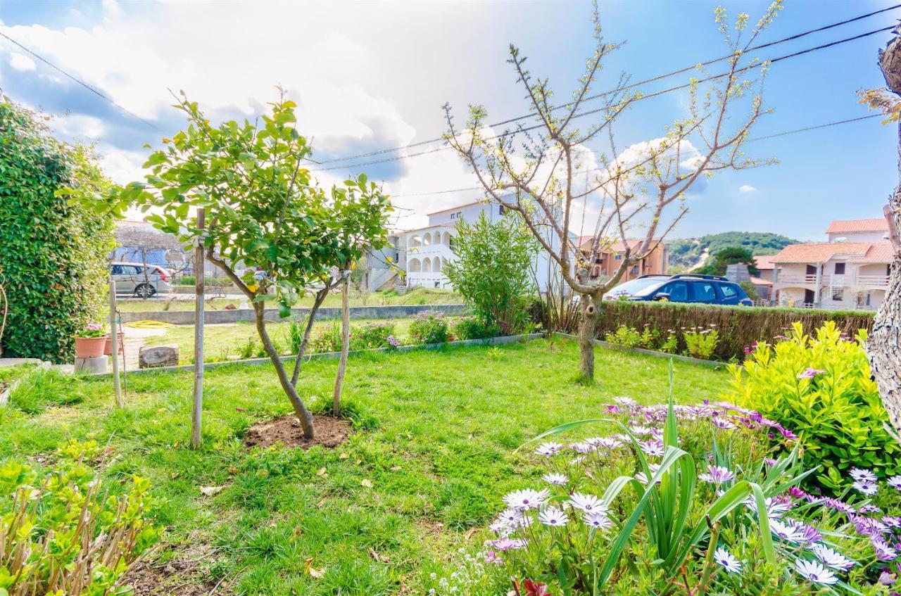 Apartments Mijatovic ロパール エクステリア 写真