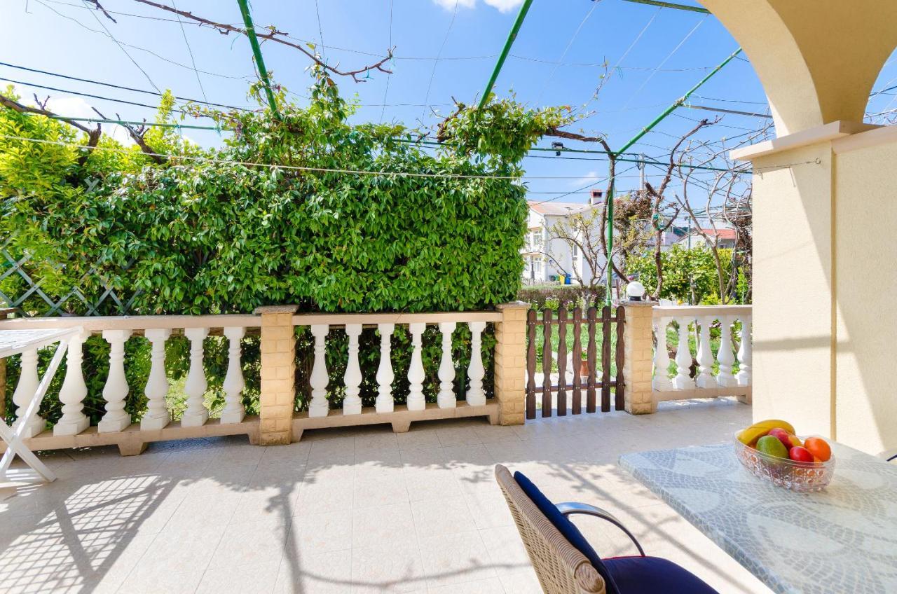 Apartments Mijatovic ロパール エクステリア 写真