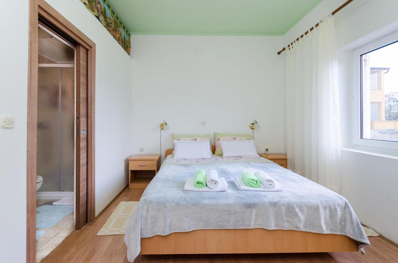 Apartments Mijatovic ロパール エクステリア 写真