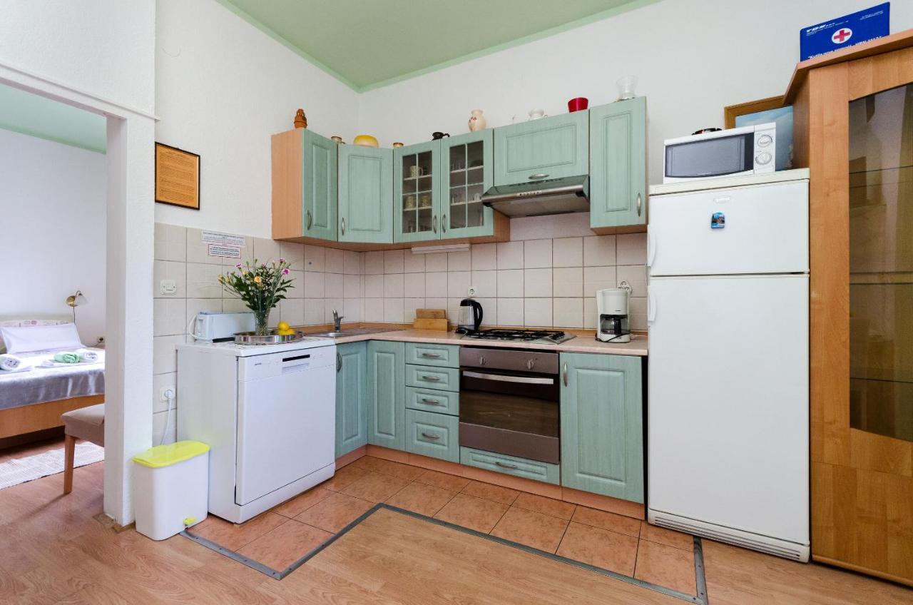 Apartments Mijatovic ロパール エクステリア 写真