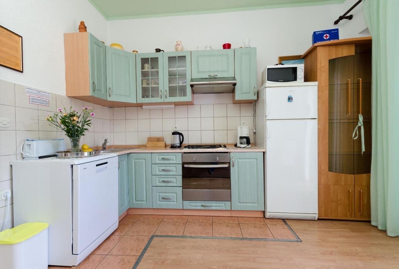 Apartments Mijatovic ロパール エクステリア 写真