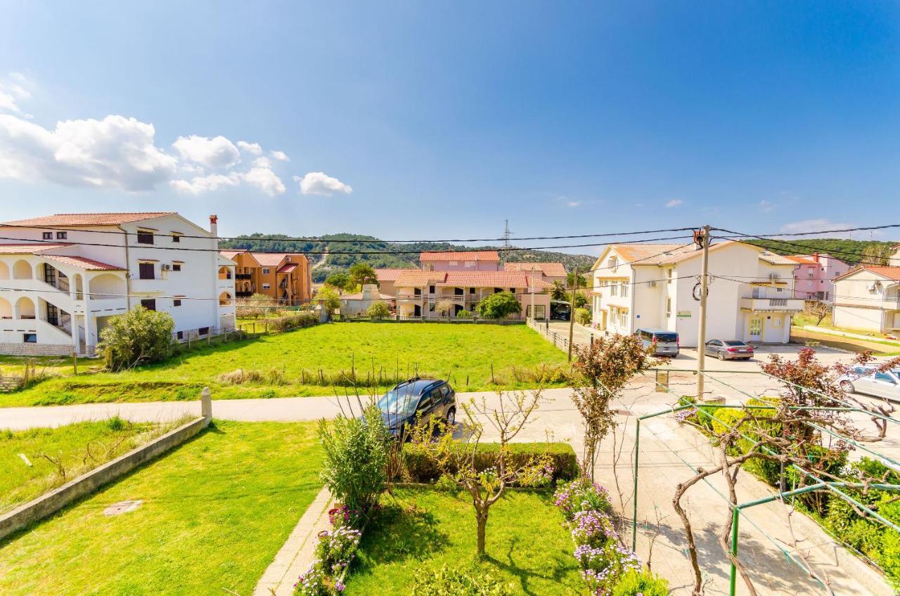 Apartments Mijatovic ロパール エクステリア 写真